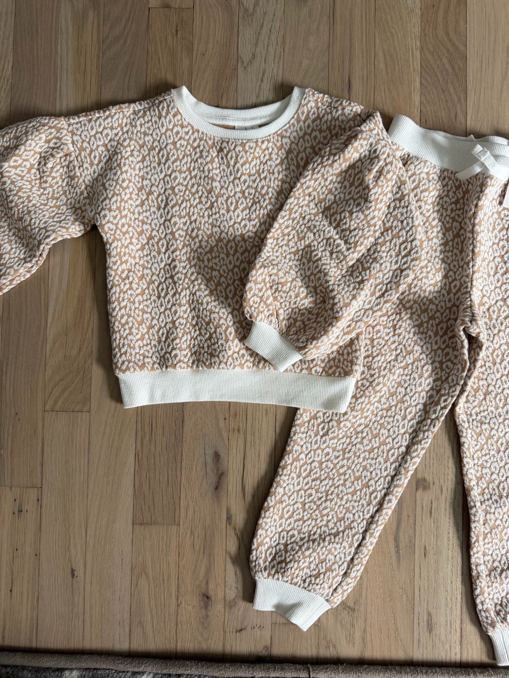 Janie and Jackie size 5 leopard NWT jogger set